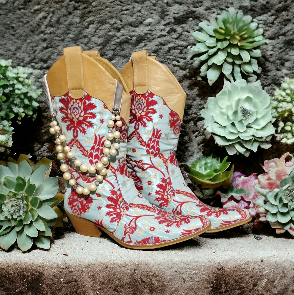 ROCKWELL THARP COWGIRL BOOTS